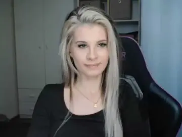 KristineNatural  live sex cam