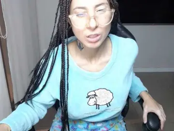 Lili-Cruz40  live sex cam