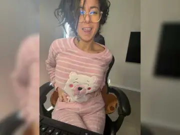 Lili-Cruz40  live sex cam