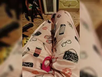 ZaraSss  live sex cam