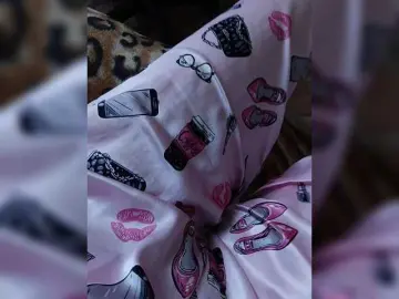 ZaraSss  live sex cam