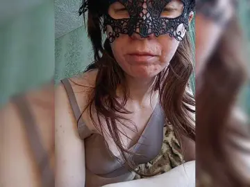ZaraSss  live sex cam