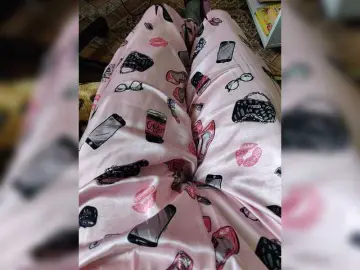 ZaraSss  live sex cam