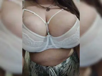 Sexykucka  live sex cam