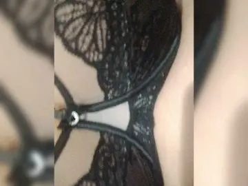 Sexykucka  live sex cam