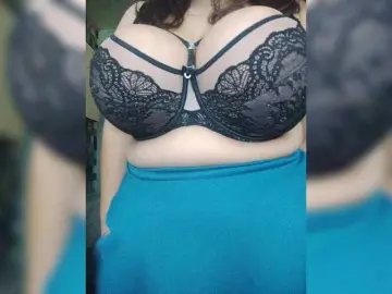 Sexykucka  live sex cam