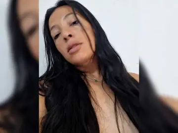 GiaGold  live sex cam