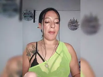 GiaGold  live sex cam