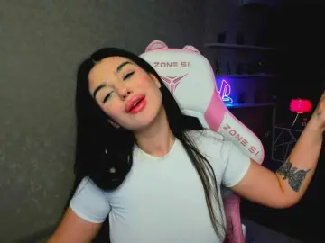 SnowingWinter  live sex cam