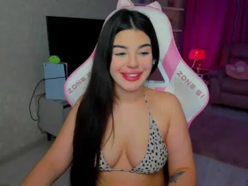 SnowingWinter  live sex cam