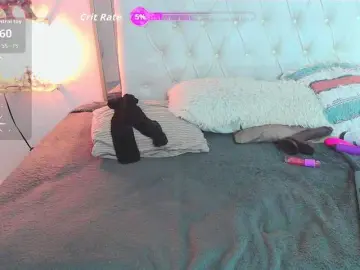 Bratz-glloe  live sex cam