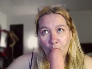 Lilye  live sex cam