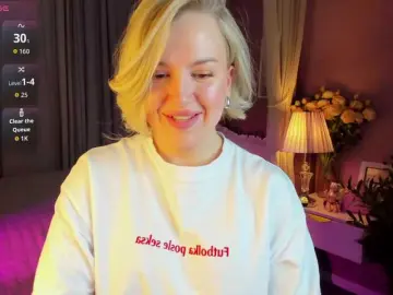 Nikki-Kai  live sex cam