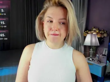 Nikki-Kai  live sex cam