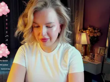 Nikki-Kai  live sex cam