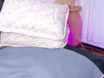 Vanessa-Mejiia  live sex cam