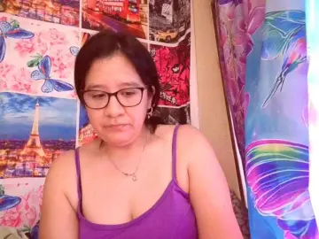 LucyLUxxx  live sex cam