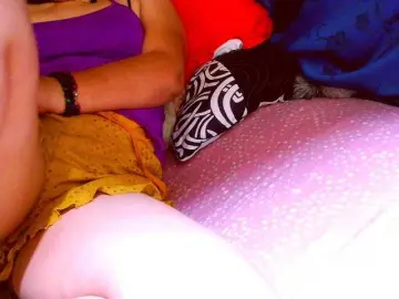 LucyLUxxx  live sex cam
