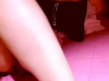 LucyLUxxx  live sex cam