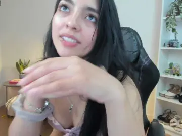 Summerevans  live sex cam