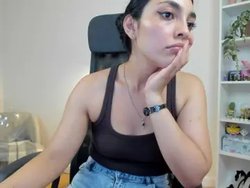 Summerevans  live sex cam