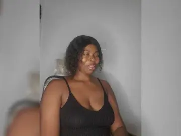 Lovelyjames  live sex cam