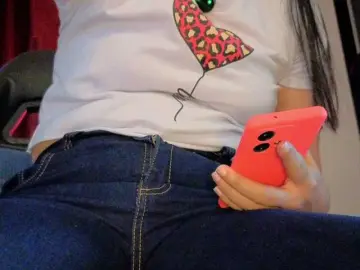 MagiArias  live sex cam