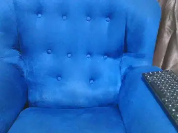 Petitelv  live sex cam