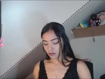 Pocahot-ass  live sex cam