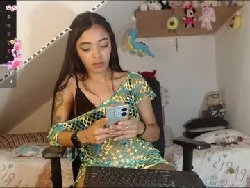 Pocahot-ass  live sex cam