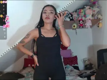 Pocahot-ass  live sex cam