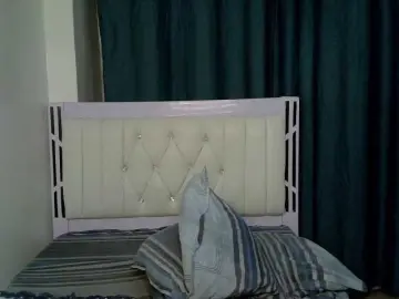 Prettyluxe  live sex cam