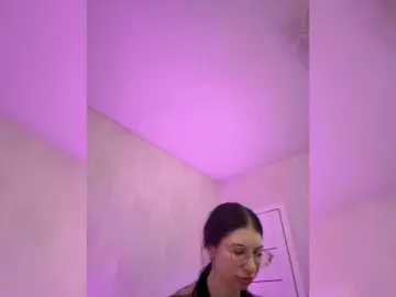 Dinad64  live sex cam