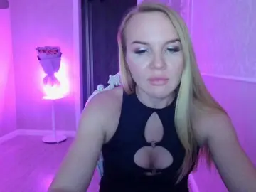 Alesia77  live sex cam