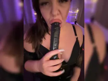 Evadolche  live sex cam