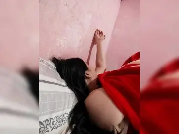 Mia57  live sex cam