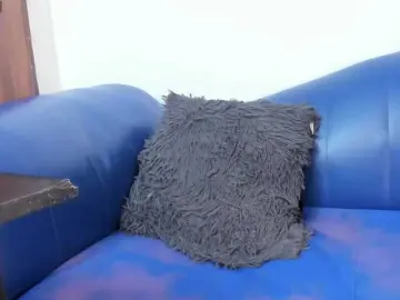 Skinny-Mature  live sex cam