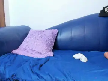 Skinny-Mature  live sex cam