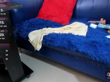 Skinny-Mature  live sex cam