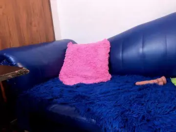 Skinny-Mature  live sex cam
