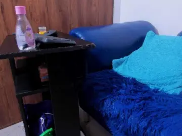 Skinny-Mature  live sex cam
