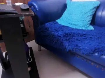 Skinny-Mature  live sex cam