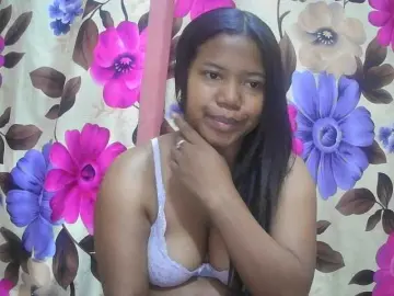 Lesly11  live sex cam