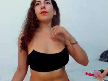 Miaapons  live sex cam