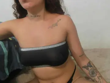 Miaapons  live sex cam