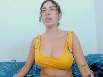 Miaapons  live sex cam