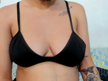 Miaapons  live sex cam
