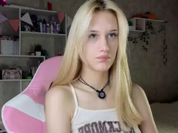 AnnyiBlue  live sex cam
