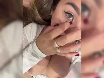 BloomJuliette  live sex cam