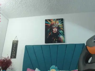 Dubraska1  live sex cam